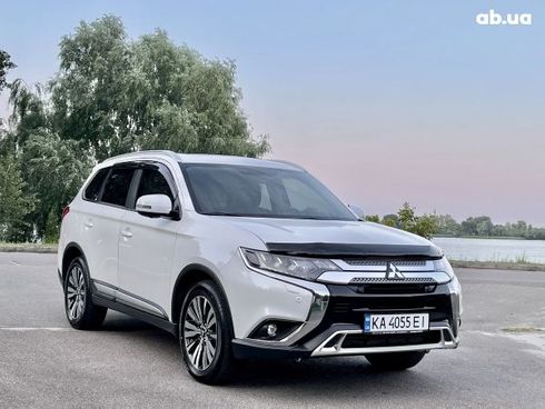 Mitsubishi Outlander 2020 - фото 3