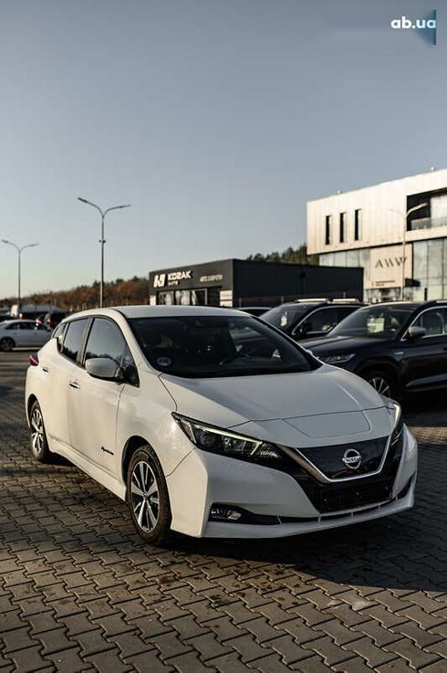 Nissan Leaf 2019 - фото 7