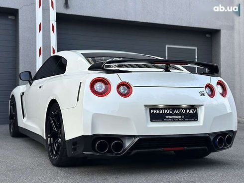 Nissan GT-R 2013 - фото 22