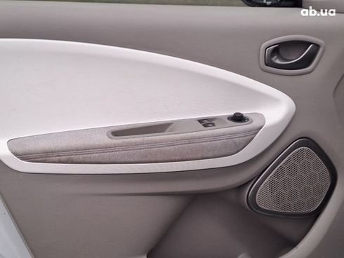 Renault Zoe 2019 белый - фото 11