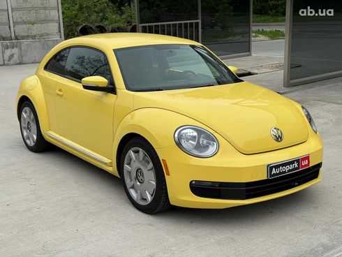 Volkswagen Beetle 2012 желтый - фото 3