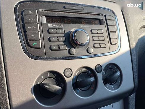 Ford Focus 2010 - фото 12