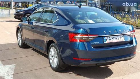 Skoda Superb 2021 - фото 5