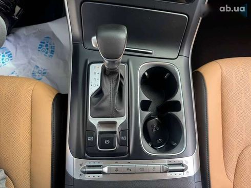 Kia Carnival 2021 - фото 19