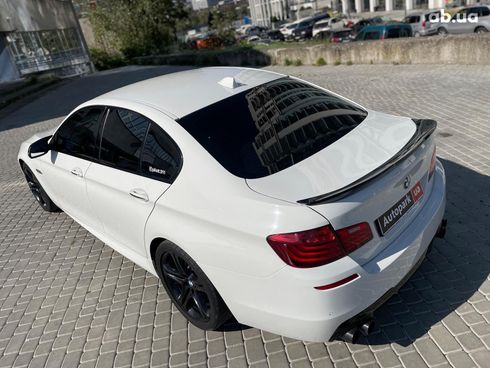 BMW 5 серия 2016 белый - фото 18