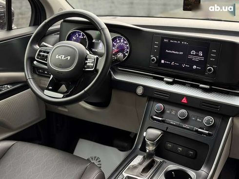 Kia Carnival 2023 - фото 15