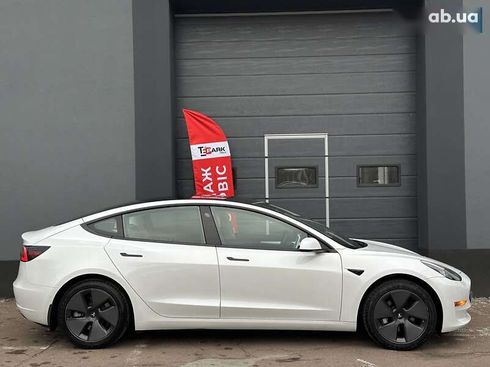 Tesla Model 3 2021 - фото 10