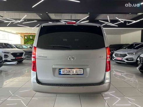Hyundai H-1 2016 - фото 7