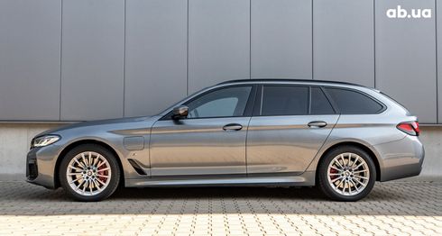 BMW 5 серия 2023 - фото 2