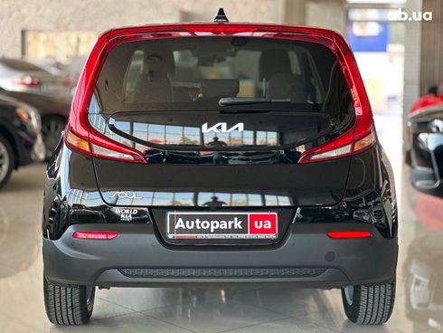 Kia Soul 2022 черный - фото 5