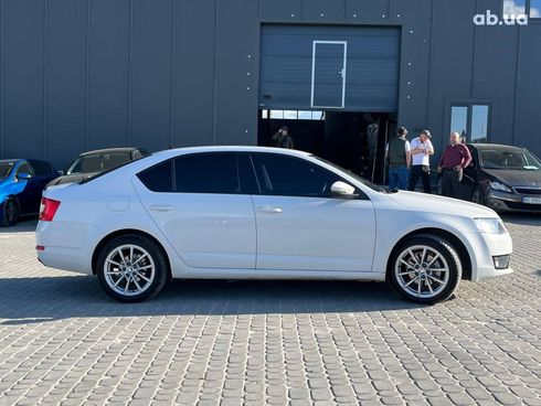 Skoda Octavia 2014 белый - фото 13