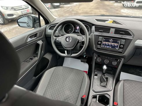 Volkswagen Tiguan 2021 серый - фото 31