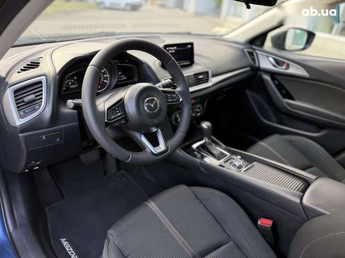 Mazda 3 2017 - фото 17