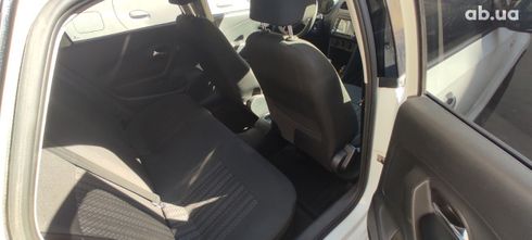 Volkswagen Polo 2016 белый - фото 10