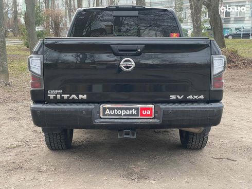 Nissan Titan 2018 черный - фото 19