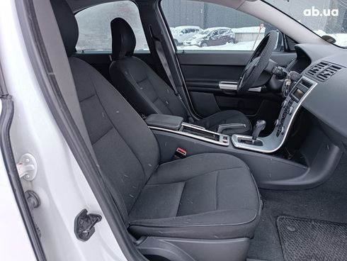 Volvo S40 2010 белый - фото 38