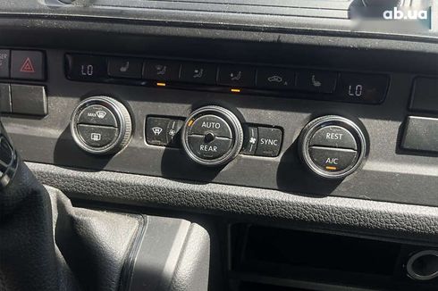 Volkswagen Caravelle 2018 - фото 21