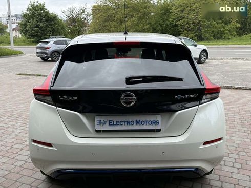 Nissan Leaf 2018 - фото 11