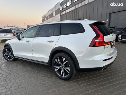 Volvo V60 2021 белый - фото 5