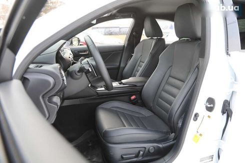 Lexus IS 2021 - фото 8