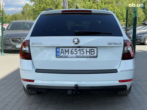 Skoda Octavia 2018 - фото 18