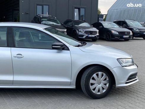 Volkswagen Jetta 2015 серый - фото 5