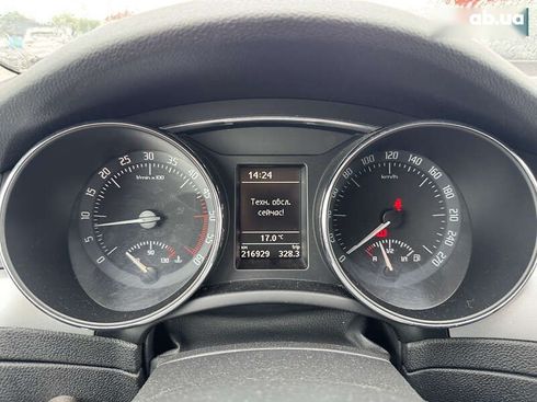Skoda Superb 2011 - фото 18