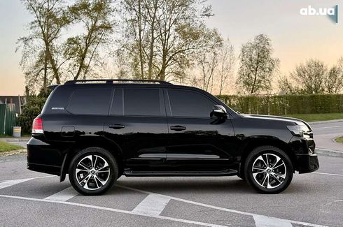 Toyota Land Cruiser 2020 - фото 17