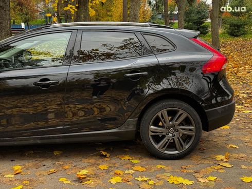 Volvo V40 2015 черный - фото 10