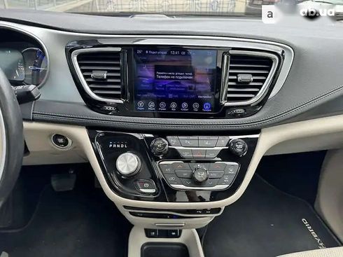 Chrysler Pacifica 2017 - фото 16