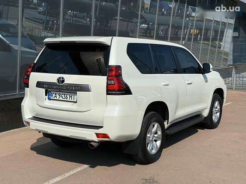 Toyota Land Cruiser Prado 2019 - фото 5