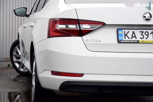 Skoda Superb 2019 - фото 23