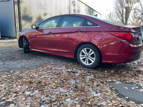 Hyundai Sonata 2014 красный - фото 11