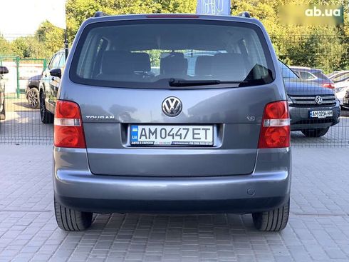 Volkswagen Touran 2003 - фото 16