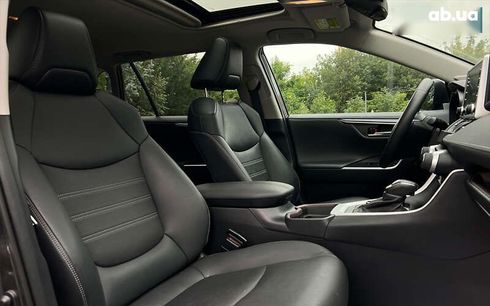 Toyota RAV4 2021 - фото 9