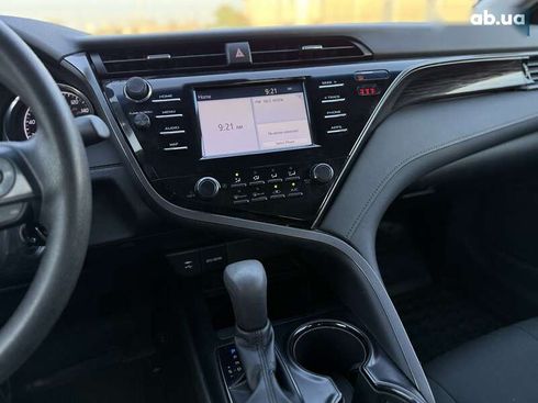 Toyota Camry 2019 - фото 22