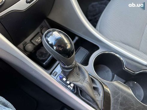 Hyundai Sonata 2012 - фото 18