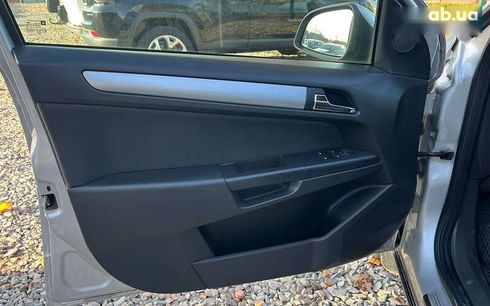 Opel Astra 2010 - фото 26