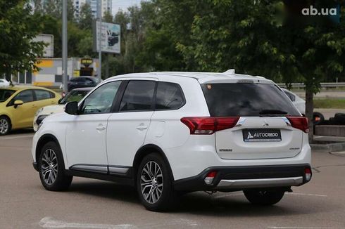Mitsubishi Outlander 2017 - фото 5