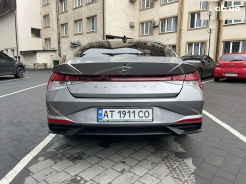 Hyundai Elantra 2021 серый - фото 7