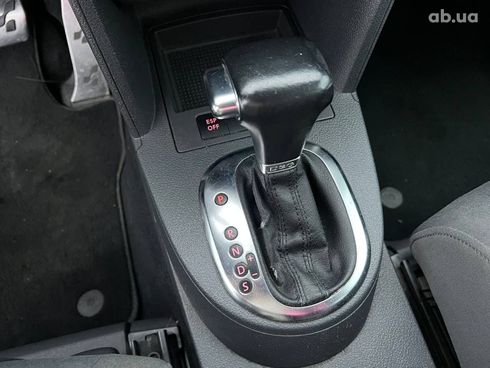 Volkswagen Touran 2009 белый - фото 30