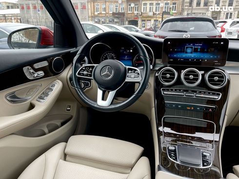 Mercedes-Benz GLC-Класс 2020 красный - фото 20