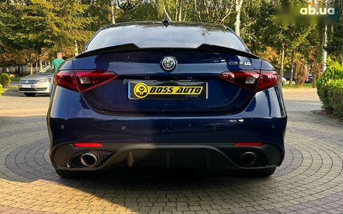Alfa Romeo Giulia 2017 - фото 6