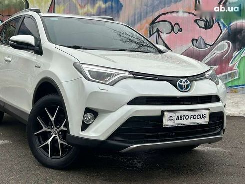 Toyota RAV4 2017 - фото 2