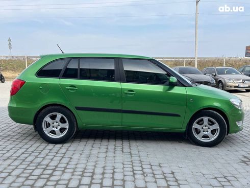 Skoda Fabia 2013 зеленый - фото 11