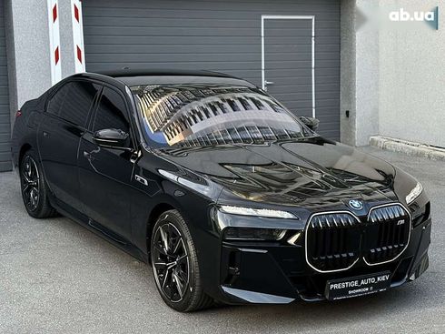 BMW i7 2025 - фото 11