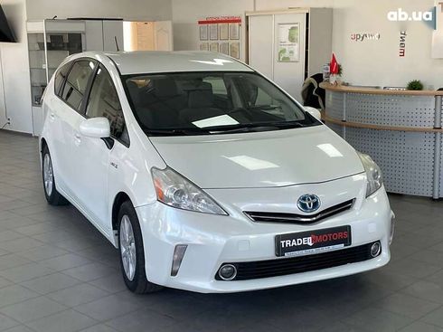Toyota Prius 2012 - фото 2