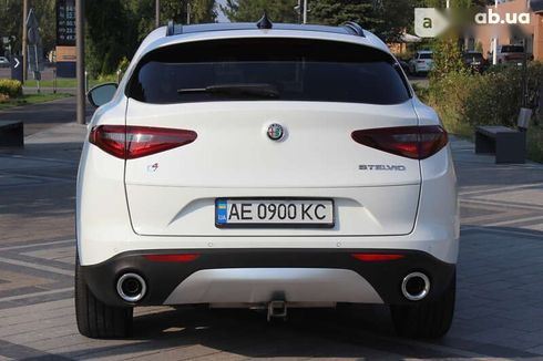 Alfa Romeo Stelvio 2018 - фото 13