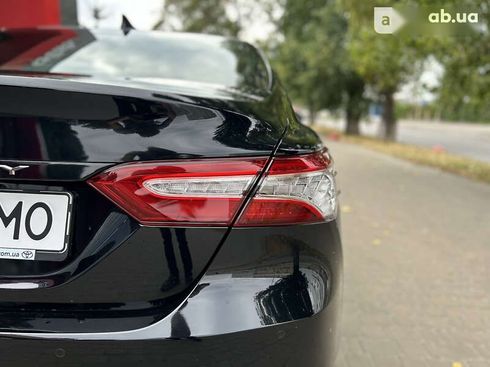 Toyota Camry 2020 - фото 17