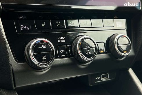 Skoda Octavia 2019 - фото 16
